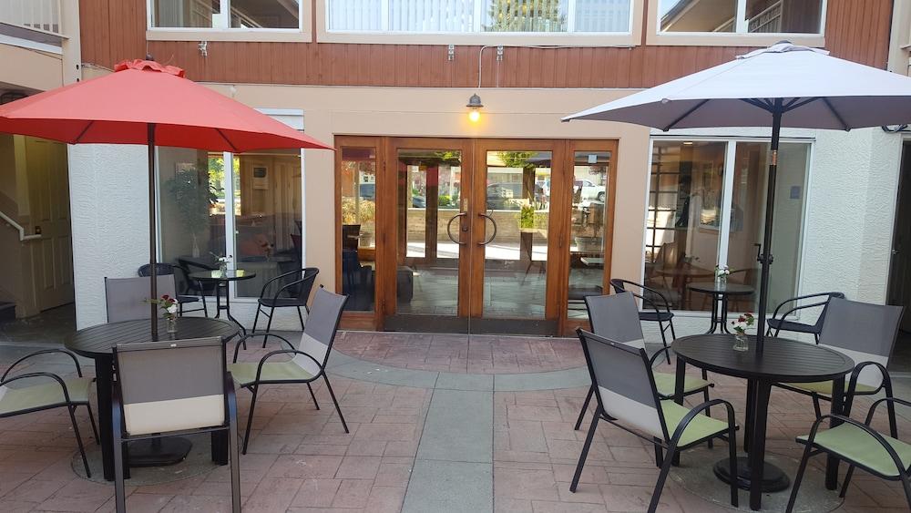 Econo Lodge Inn & Suites North Vancouver Ngoại thất bức ảnh