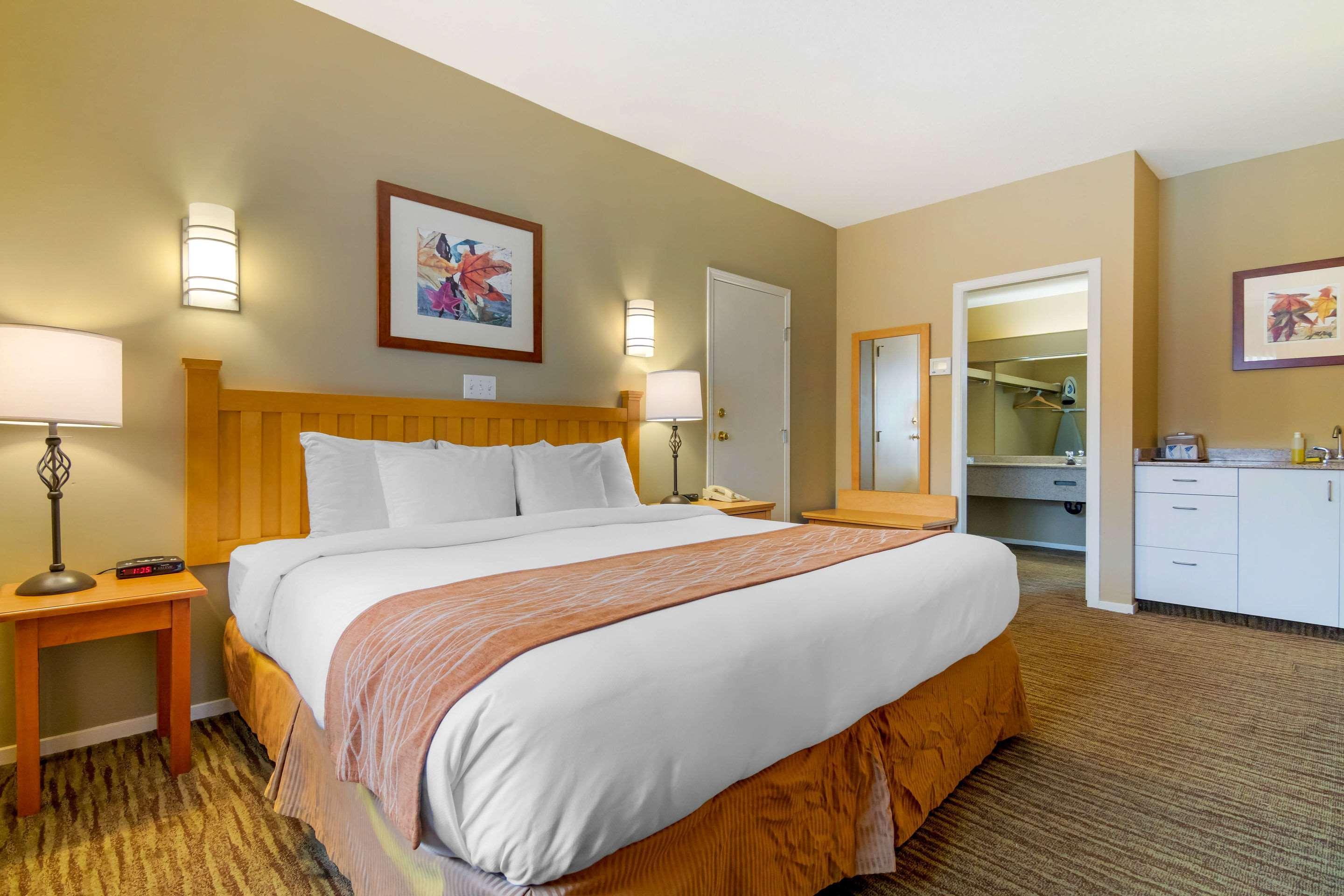 Econo Lodge Inn & Suites North Vancouver Ngoại thất bức ảnh