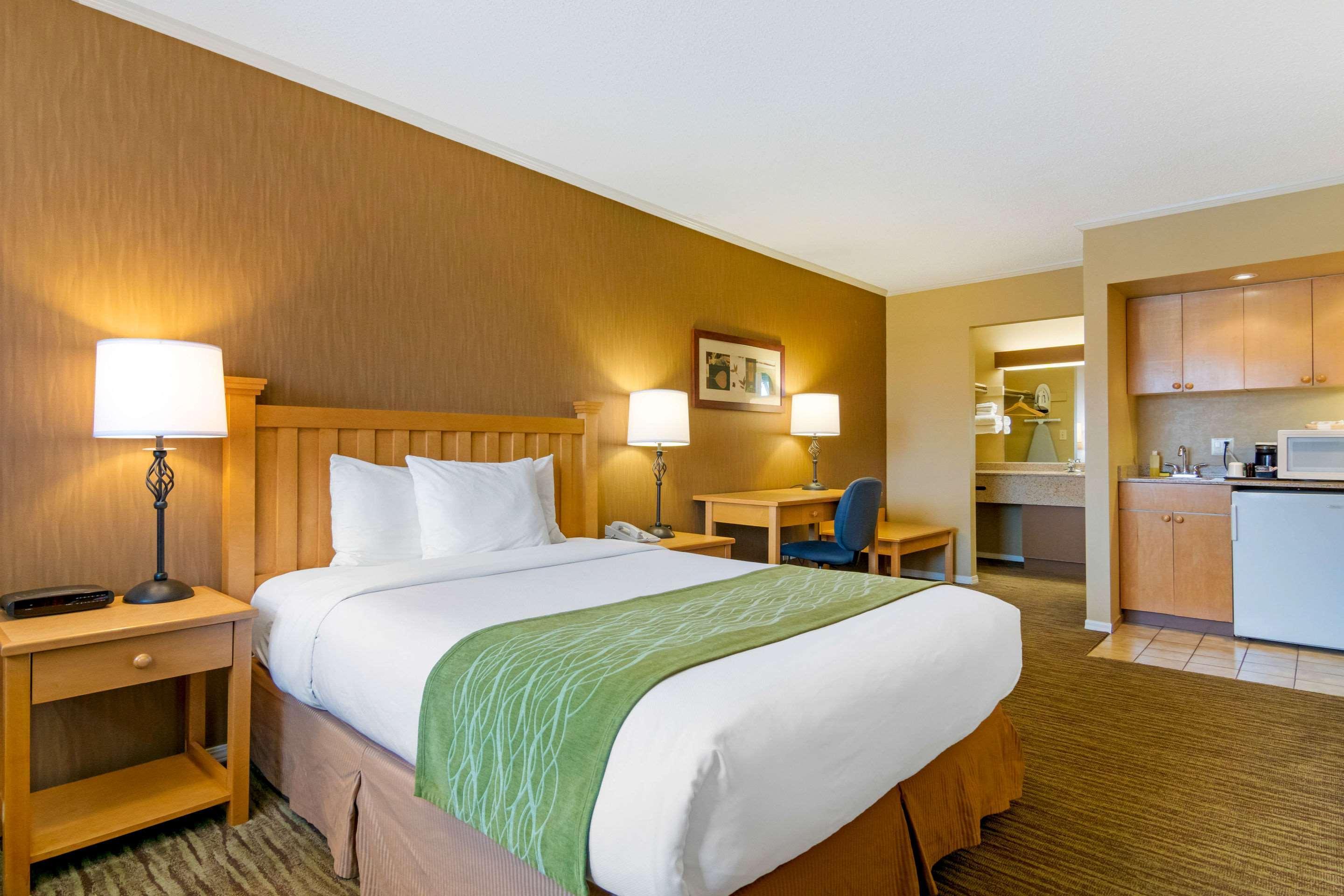 Econo Lodge Inn & Suites North Vancouver Ngoại thất bức ảnh