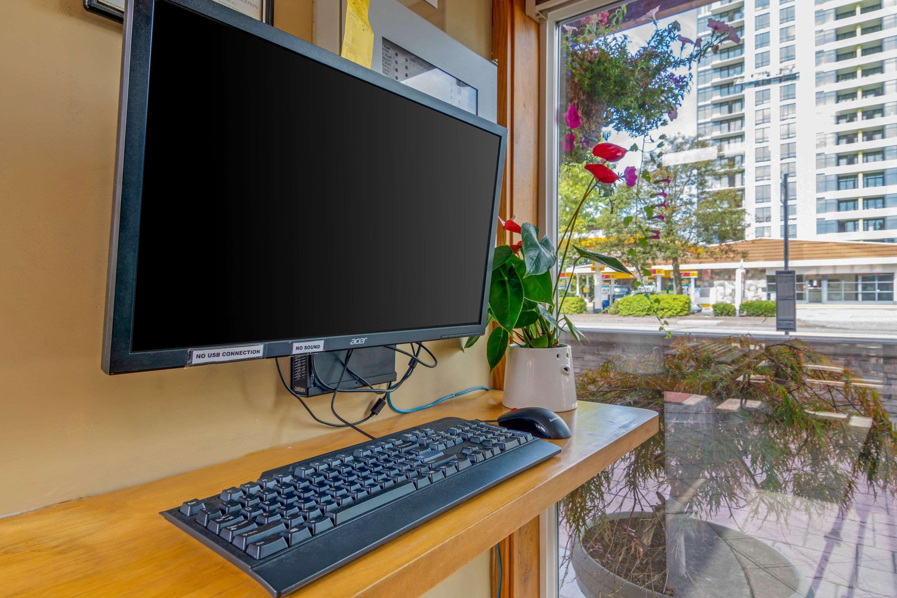 Econo Lodge Inn & Suites North Vancouver Ngoại thất bức ảnh