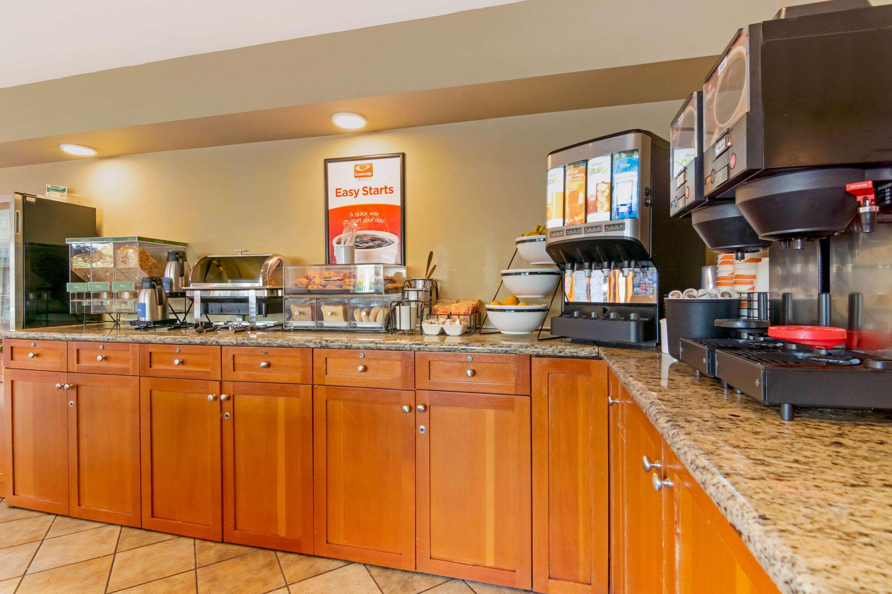 Econo Lodge Inn & Suites North Vancouver Ngoại thất bức ảnh