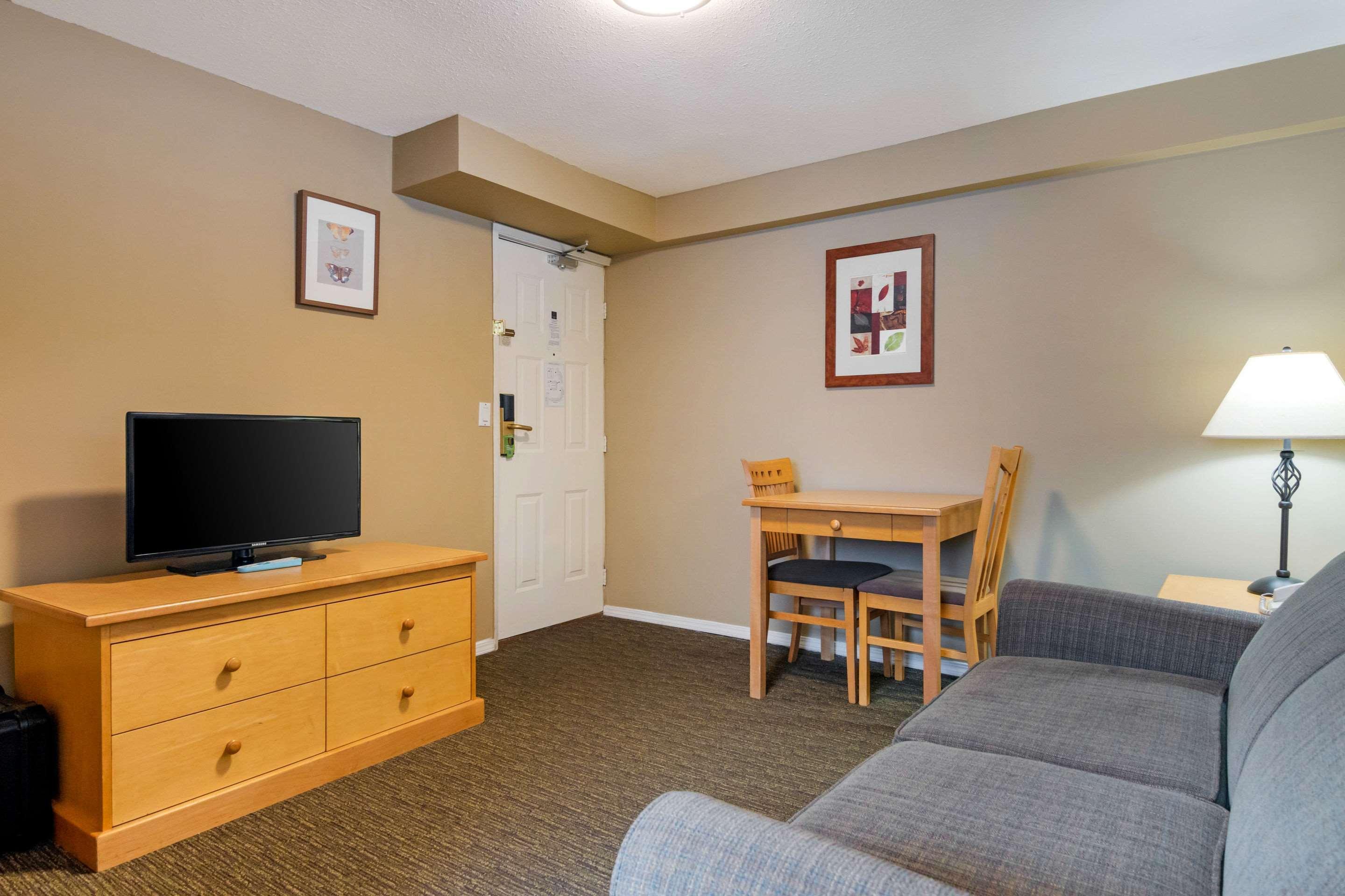 Econo Lodge Inn & Suites North Vancouver Ngoại thất bức ảnh