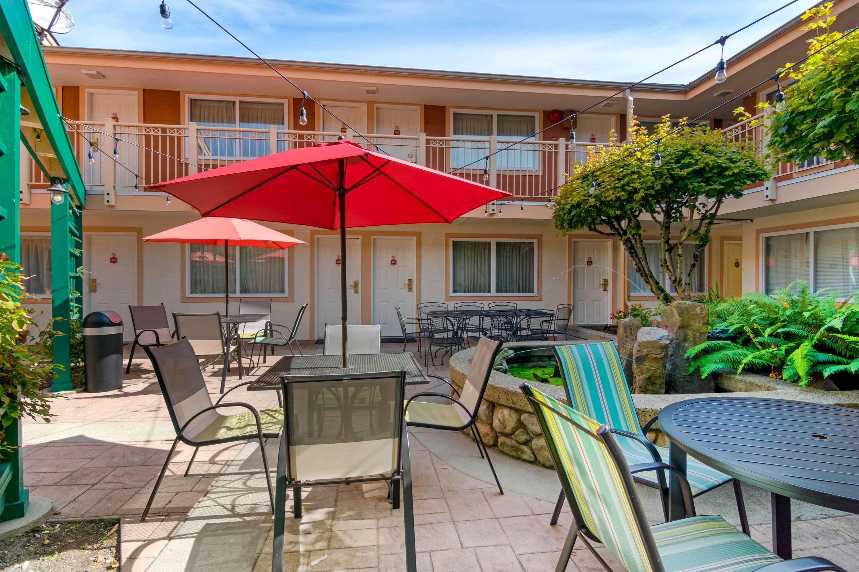Econo Lodge Inn & Suites North Vancouver Ngoại thất bức ảnh