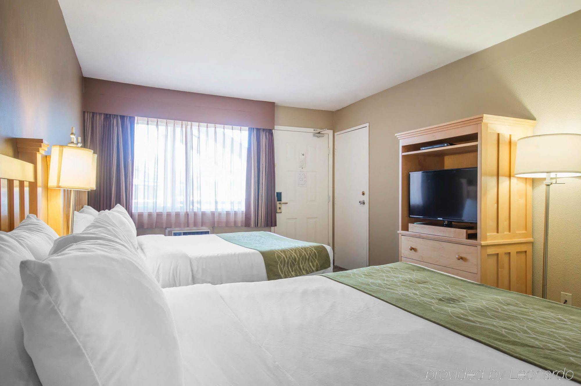 Econo Lodge Inn & Suites North Vancouver Ngoại thất bức ảnh